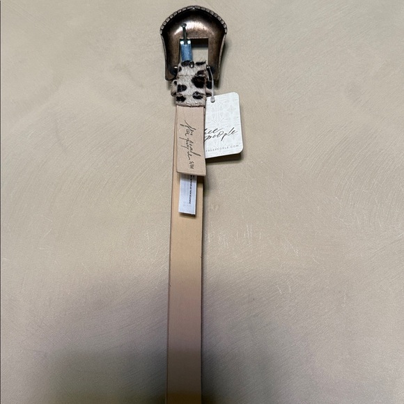 New Free people wild side leather belt Pony Cow Hair Pattern 1" Wide NWT - Picture 4 of 6